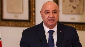 الرئيس عون في ذكرى 4 آب: كلهم إلى العدالة... أيا كانت مراكزهم أو انتماءاتهم الرئيس عون في ذكرى 4 آب: كلهم إلى العدالة... أيا كانت مراكزهم أو انتماءاتهم