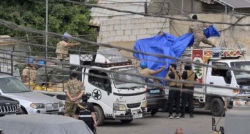 الناطق الرسمي باسم فتح: تسليم الدفعة الثالثة من السلاح إلى الجيش اللبناني الناطق الرسمي باسم فتح: تسليم الدفعة الثالثة من السلاح إلى الجيش اللبناني