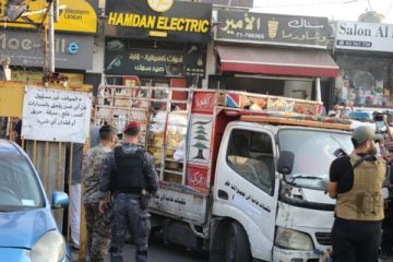 في صحف اليوم: الانطلاق بعملية سحب السلاح الفلسطيني من المخيمات جاء عقب اتصالات عربية كثيفة