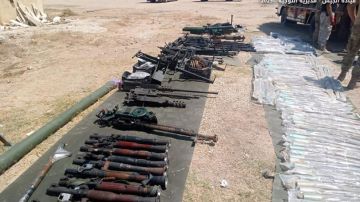 بالصور... الجيش: تسلمنا كمية من السلاح الفلسطيني في منطقة جنوب الليطاني بالصور... الجيش: تسلمنا كمية من السلاح الفلسطيني في منطقة جنوب الليطاني