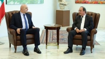 هولاند في لبنان... ولقاء مع عون هولاند في لبنان... ولقاء مع عون