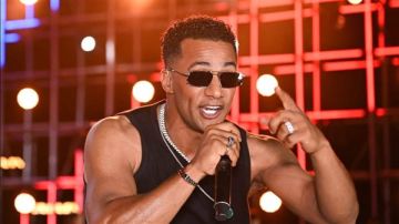 بالفيديو والصور: محمد رمضان يعلم لارا ترامب وابنتها حركات الرقص