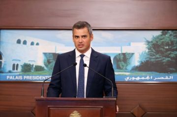 النائب فرنجيه التقى رئيس الجمهورية عنوانان أساسيان لهذه المرحلة: السلم الأهلي والوحدة بين اللبنانيين من جهة والإنماء والإصلاحات من جهة ثانية النائب فرنجيه التقى رئيس الجمهورية عنوانان أساسيان لهذه المرحلة: السلم الأهلي والوحدة بين اللبنانيين من جهة والإنماء والإصلاحات من جهة ثانية