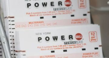 أميركي يحصد مليون دولار بعد شرائه تذكرتين متطابقتين بالخطأ