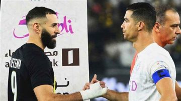 بالفيديو: لحظة استثنائية بين رونالدو وبنزيما في كلاسيكو السعودية بالفيديو: لحظة استثنائية بين رونالدو وبنزيما في كلاسيكو السعودية