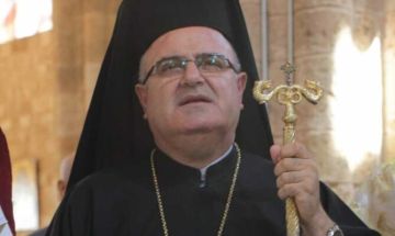 المطران بقعوني خلال تسليم وتسلم في إقليم كاريتاس - الأشرفية: طبعتم تاريخ المنطقة بمخدمتكم