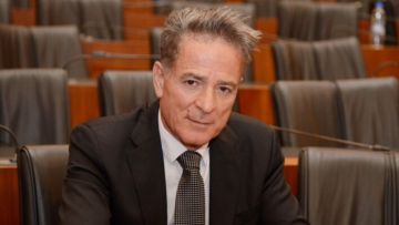 جرادي: لإزالة الضبابية عن نوعية وكمية الأسلحة التي تسلمها الجيش من المخيمات الفلسطينية جرادي: لإزالة الضبابية عن نوعية وكمية الأسلحة التي تسلمها الجيش من المخيمات الفلسطينية