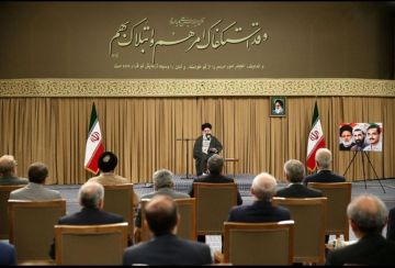 الإمام السيد علي الخامنئي: على الدول الرافضة لجرائم الكيان الصهيوني أن تعمل على عزله تجاريا وسياسيا الإمام السيد علي الخامنئي: على الدول الرافضة لجرائم الكيان الصهيوني أن تعمل على عزله تجاريا وسياسيا