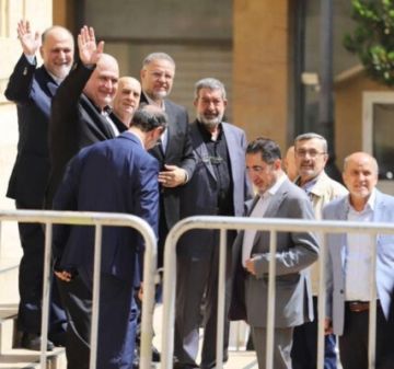 الوفاء للمقاومة: على السلطة التوقف عن تقديم هدايا مجانية للعدو وتتراجع عن قرارها غير الميثاقي بموضوع السلاح الوفاء للمقاومة: على السلطة التوقف عن تقديم هدايا مجانية للعدو وتتراجع عن قرارها غير الميثاقي بموضوع السلاح