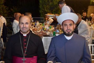 المطران معوض: الشراكة في العيش المشترك تترجم اجتماعيا بالتضامن في مختلف الظروف المطران معوض: الشراكة في العيش المشترك تترجم اجتماعيا بالتضامن في مختلف الظروف