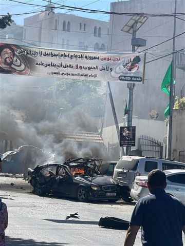 شهيد و3 جرحى في استهداف سيارة قرب مستشفى!