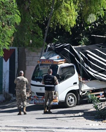 استكمال المرحلة الرابعة من عملية تسليم السلاح داخل المخيمات استكمال المرحلة الرابعة من عملية تسليم السلاح داخل المخيمات