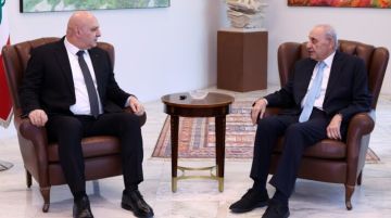بري: الرئيس عون أطلعني على نتائج لقاءاته في نيويورك ووضعناه بجو ما حصل في بيروت قبل أيام بري: الرئيس عون أطلعني على نتائج لقاءاته في نيويورك ووضعناه بجو ما حصل في بيروت قبل أيام
