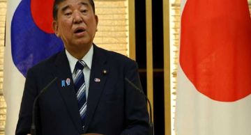 رئيس وزراء اليابان يقرر التنحي من منصبه