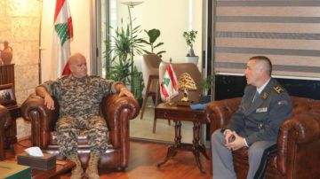 اللواء لاوندس يبحث مع رئيس منظمة مراقبة الهدنة الأوضاع العامة والتعاون المشترك اللواء لاوندس يبحث مع رئيس منظمة مراقبة الهدنة الأوضاع العامة والتعاون المشترك