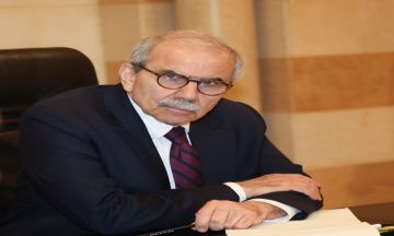 سلام يطلب توقيف من تحدى قرار منع إضاءة صخرة الروشة