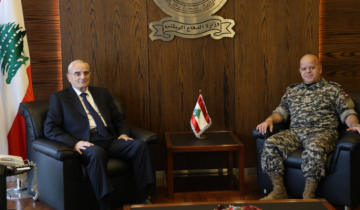 وزير الدفاع التقى لاوندس: لمواصلة التعاون بين الأجهزة الأمنية بما يتلاءم مع متطلبات المرحلة الراهنة وزير الدفاع التقى لاوندس: لمواصلة التعاون بين الأجهزة الأمنية بما يتلاءم مع متطلبات المرحلة الراهنة