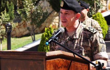 بالصور قائد الجيش يتفقد لواء المشاة السادس في ثكنة محمد مكي بعلبك