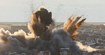 غزة تتعرض لأعنف قصف جوي ولا تقدم بريا إسرائيليا في العمق وسقوط شهداء