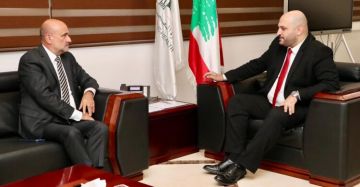 أبي رميا زار وزير الصحة: اتفاق على تأمين كامل التمويل لإنهاء بناء مستشفى قرطبا الحكومي أبي رميا زار وزير الصحة: اتفاق على تأمين كامل التمويل لإنهاء بناء مستشفى قرطبا الحكومي