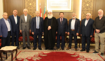 شيخ العقل التقى وفودا منوهة بمواقفه ومشايخ وفاعليات