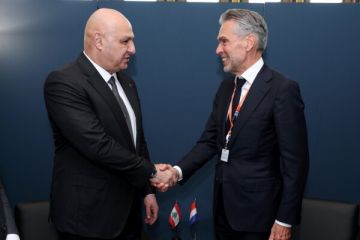 الرئيس عون تلقى من نظيره القبرصي دعوتين للمشاركة في اجتماعين أوروبيين لتعزيز علاقات لبنان بدول الاتحاد والتقى في نيويورك رئيسي وزراء إسبانيا وهولندا