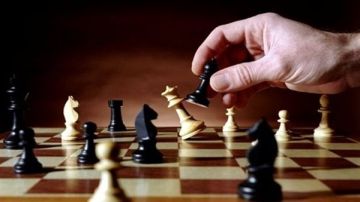 بعد منع العلم الإسرائيلي... انسحاب 7 لاعبين من بطولة الشطرنج في إسبانيا