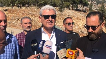 جولة لوزير الصناعة على عدد من المصانع الواقعة ضمن الحوض الأعلى لنهر الليطاني(تقرير)