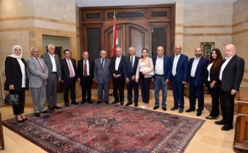 حمدان زار بري: أكدنا إلتزامنا بالموقف الذي أعلنه كخارطة طريق من أجل إنقاذ لبنان حمدان زار بري: أكدنا إلتزامنا بالموقف الذي أعلنه كخارطة طريق من أجل إنقاذ لبنان