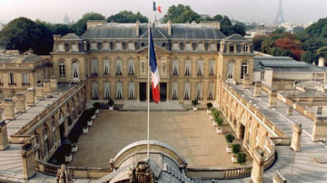 الاليزيه: ماكرون سيسمي رئيسا جديدا للوزراء في الأيام المقبلة