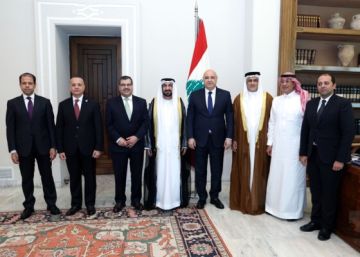 الرئيس عون اكد التمسك بمبادرة السلام العربية في بيروت: لبنان ينادي بموقف عربي واحد من كل القضايا العربية الرئيس عون اكد التمسك بمبادرة السلام العربية في بيروت: لبنان ينادي بموقف عربي واحد من كل القضايا العربية