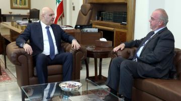 ماذا دار بين الرئيس عون ووزير الإتصالات؟ ماذا دار بين الرئيس عون ووزير الإتصالات؟