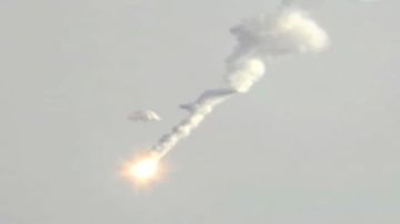 النشرة: الجيش الإسرائيلي ألقى قنابل مضيئة بين بلدتي بنت جبيل وعيترون النشرة: الجيش الإسرائيلي ألقى قنابل مضيئة بين بلدتي بنت جبيل وعيترون