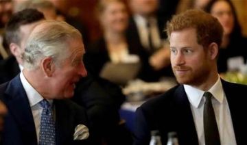 خلال لقائه معه ماذا أهدى الأمير هاري والده الملك تشارلز؟ خلال لقائه معه ماذا أهدى الأمير هاري والده الملك تشارلز؟