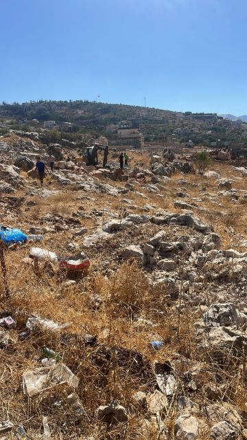 العدو يستهدف حفارة في سحمر العدو يستهدف حفارة في سحمر