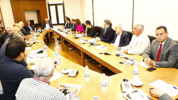 لجنة الأشغال العامة استمعت إلى وزير الطاقة وطالبت بتحضيرخطة قصيرة المدى للكهرباء لجنة الأشغال العامة استمعت إلى وزير الطاقة وطالبت بتحضيرخطة قصيرة المدى للكهرباء