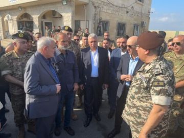 وزير الدفاع بدأ برفقة وفد وزاري وأمني جولة حدودية على المعابر الشمالية