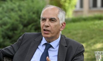 سفير فرنسا خلال اطلاق النسخة الثالثة لمهرجان بيروت كتب: للحفاظ على التعدد اللغوي للهوية اللبنانية سفير فرنسا خلال اطلاق النسخة الثالثة لمهرجان بيروت كتب: للحفاظ على التعدد اللغوي للهوية اللبنانية