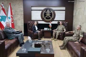قائد الجيش التقى السفيرة النمساوية وبحث الأوضاع العامة مع رئيس أركان منظمة الأمم المتحدة لمراقبة الهدنة
