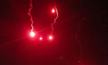 قنابل مضيئة في أجواء طرابلس ما مصدرها؟ (صور)