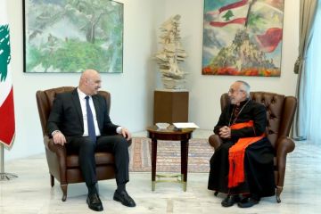 الرئيس عون التقى البطريرك ميناسيان ودعا سفراء الإدارة المركزية الى تسهيل شؤون المواطنين