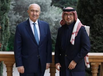 سفير المملكة في لبنان يستقبل النائب فؤاد مخزومي سفير المملكة في لبنان يستقبل النائب فؤاد مخزومي