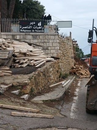 معلوف يعلن عن بدء اعمال صيانة الحائط المنهار على طريق انطلياس- بكفيا معلوف يعلن عن بدء اعمال صيانة الحائط المنهار على طريق انطلياس- بكفيا