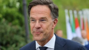 الهامس في أذن ترامب: من هو مارك روته ودوره خلف الكواليس؟ الهامس في أذن ترامب: من هو مارك روته ودوره خلف الكواليس؟