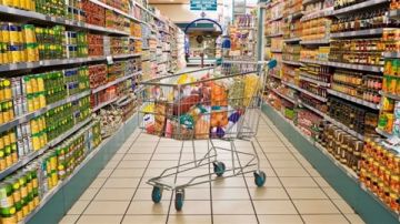 تحذير من أزمة غذائية خلال رمضان بسبب شلل مرفأ بيروت