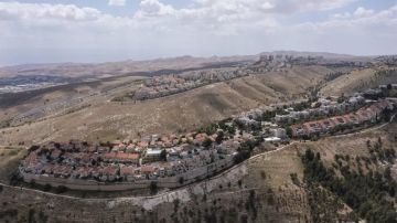 السلطة الفلسطينية تحذر من طريق استيطاني لربط المستوطنات في القدس المحتلة السلطة الفلسطينية تحذر من طريق استيطاني لربط المستوطنات في القدس المحتلة