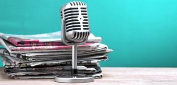 إعلامي عربي شهير مصدر مقرب منه يعلق على شائعات طالته (صورة)