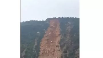 انهيار كبير في جبل بساتين العصي في أعالي البترون نتيجة غزارة الأمطار