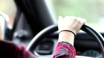 بلدية تنبه السائقين... الالتزام بالسرعة قبل بدء المخالفات