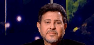 عملية جراحية خضع لها هاني شاكر.. وهذه حالته عملية جراحية خضع لها هاني شاكر.. وهذه حالته